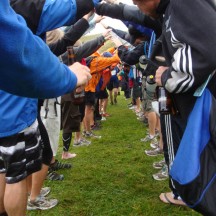 What a awesome moment! The last finisher getting a hero's welcome.